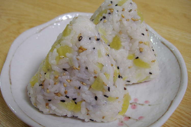ごまとたくあんのおにぎり レシピ 作り方 By せつみか クックパッド 簡単おいしいみんなのレシピが354万品