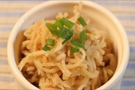麺つゆで、切干大根の胡麻和え