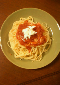 モッツァレラとトマトの簡単スパゲティ
