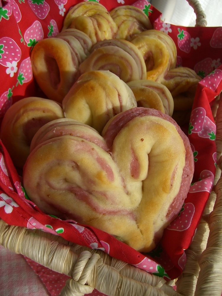 心を込めて♥ピンクハートのマーブルパンの画像