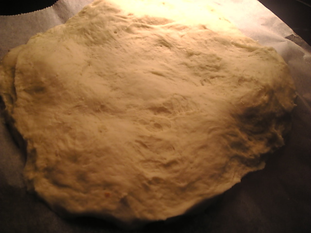 強力粉と薄力粉で作るピザ生地の画像