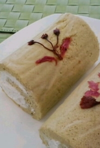 しっとり桜風味のロールケーキ