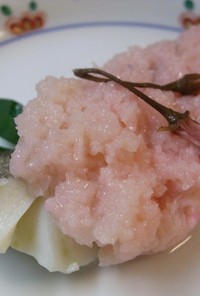 桜餅風、鱈（たら）のハス蒸し