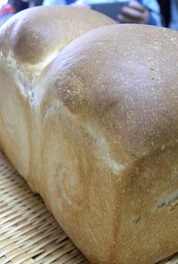 焙煎玄米粉牛乳食パン