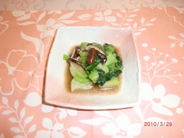 簡単青梗菜としいたけの中華風ソテーの画像