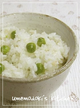 爽やか~♪ グリンピースご飯