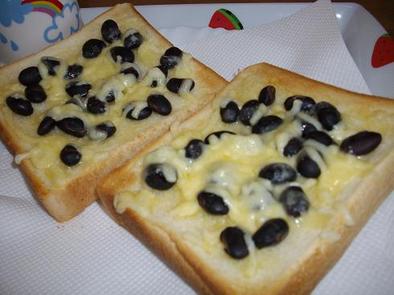 黒豆チーズトーストの写真