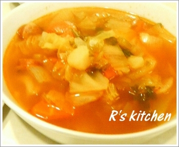 トマトの酸味が美味しい野菜スープ　の画像