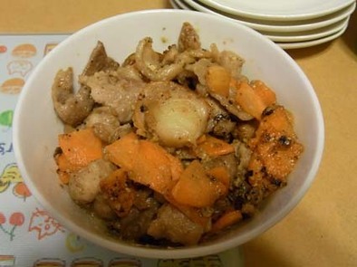 豚バラ鶏モモホタテの肉味噌炒め！の写真