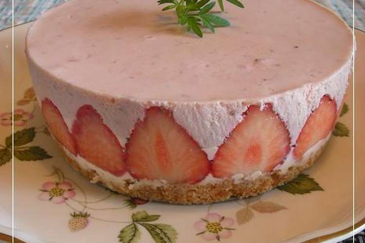 ２層で華やか イチゴのチーズケーキ レシピ 作り方 By とももん1028 クックパッド 簡単おいしいみんなのレシピが355万品