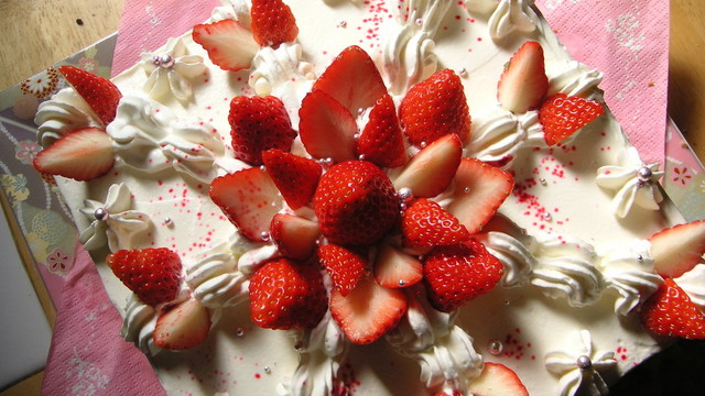 いちごの四角いケーキ レシピ 作り方 By ゆっきにっき クックパッド 簡単おいしいみんなのレシピが356万品