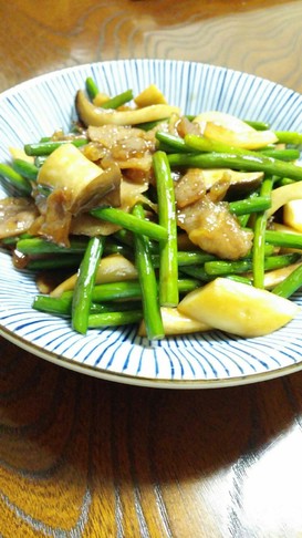我が家の豚肉とにんにくの芽炒め♪
