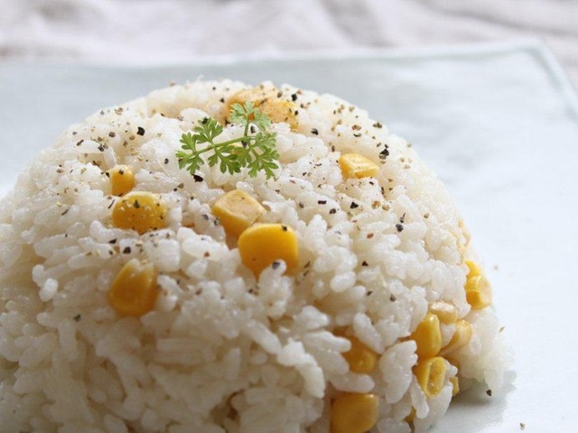 材料入れて炊くだけ 新玉ねぎの洋風炊き込みご飯 で新玉の甘み堪能 Macaroni