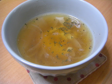 旬の新玉ねぎで☆チーズ入りオニオンスープの写真