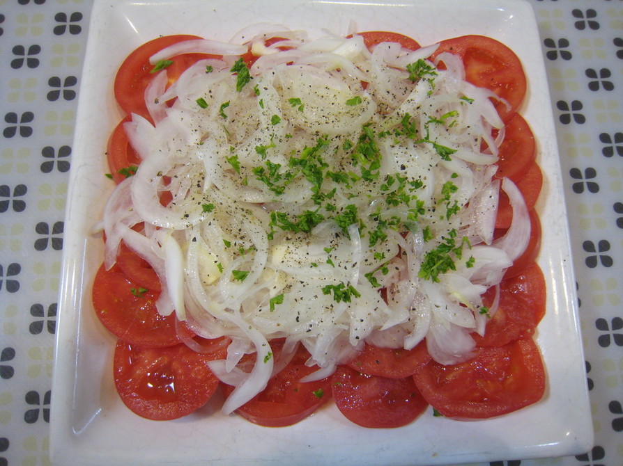 新玉ねぎとトマトのカルパッチョ風サラダの画像