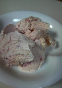 ほんのり甘酸っぱい苺のアイスクリーム