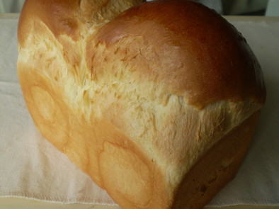 焦がしバターのリッチ食パンの写真