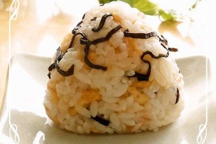 天かすのおにぎり 塩こんぶ入り レシピ 作り方 By レアレアチーズ クックパッド 簡単おいしいみんなのレシピが359万品