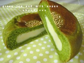 濃い抹茶のミルクあんぱん