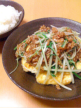 豆腐ステーキのひき肉あんかけ