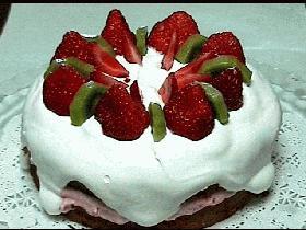 苺のデコレーションケーキの画像