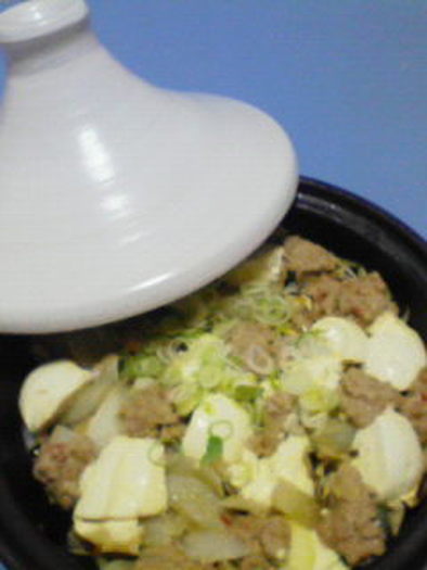 タジン鍋で簡単♪ゴボウたっぷり肉豆腐＊＊の写真