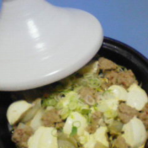タジン鍋で簡単♪ゴボウたっぷり肉豆腐＊＊