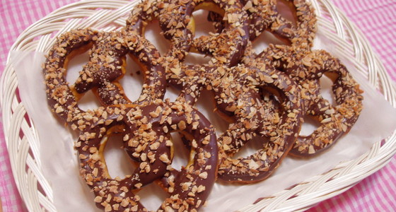 チョコレートでコーティングされたプレッツェルロッドのレシピ