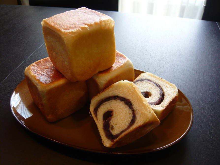 渦巻きあん食パン（ミニキューブ型）の画像