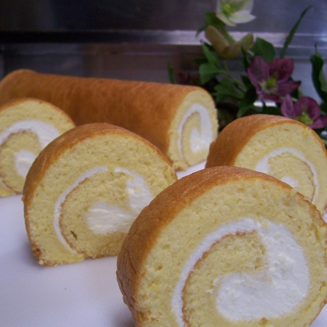 メープルシロップdeしっとりロールケーキ レシピ 作り方 By ハムまき クックパッド 簡単おいしいみんなのレシピが376万品