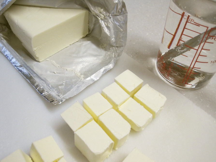 クリームチーズが綺麗に切れる方法の画像