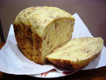 ハムとチーズの食事パンの画像