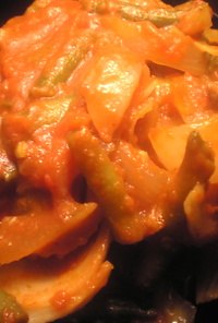 ラム肉と玉葱といんげんのトマトカレー