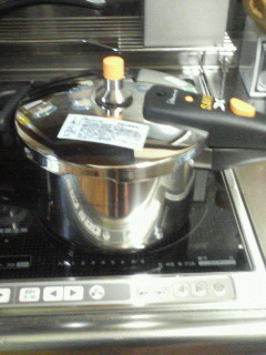 IH用圧力鍋で焦げない炊飯の画像