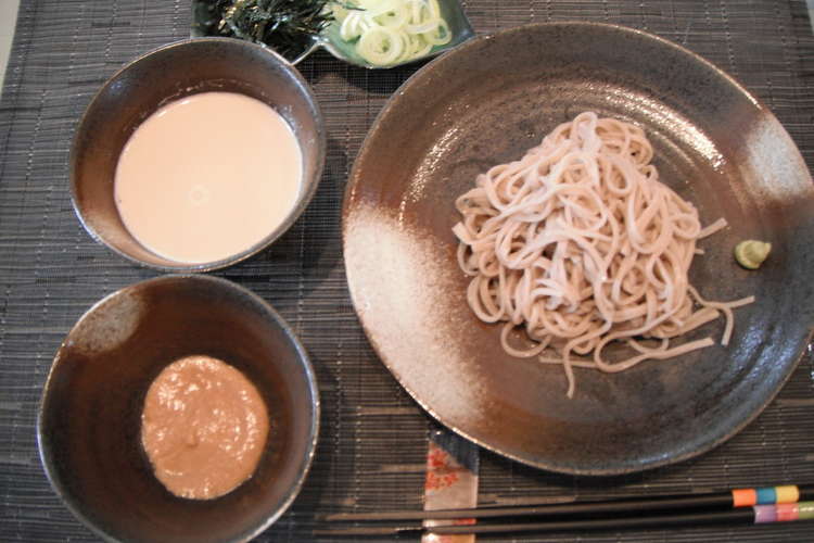 レシピ 蕎麦 つゆ かけそば／年越しそばの作り方（美味しいつゆのレシピも合わせて）：白ごはん.com