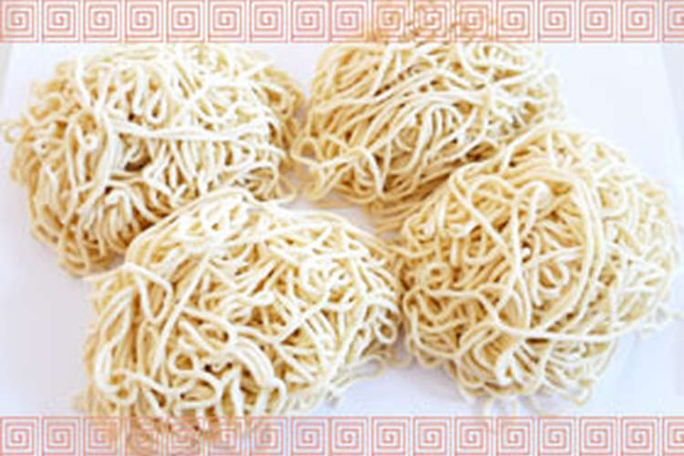 のびにくい つるつる 手作り中華麺 重曹 レシピ 作り方 By T Mask クックパッド 簡単おいしいみんなのレシピが360万品