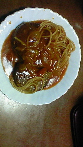 さっぱり煮込みハンバーグのパスタ添え