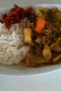 キムチ鍋の素で野菜カレー
