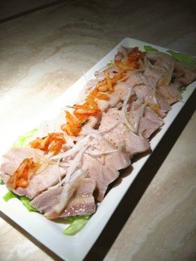 茹で豚の香味ソースかけ