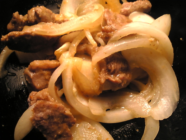 ラム肉と玉葱のピリ辛生姜炒めの画像