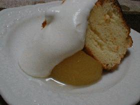♪ラ･フランスカルピスのシフォンケーキ～ラ･フランスのシロップ煮添え～♪の画像