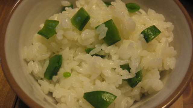スナップえんどうで豆ご飯 レシピ 作り方 By しもぴ クックパッド 簡単おいしいみんなのレシピが366万品