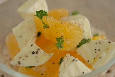 モッツァレラとオレンジのフレッシュサラダの画像