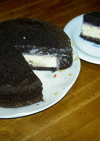 ブラックスポンジのチーズケーキ