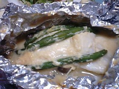 白身魚の味噌ホイル焼きの写真