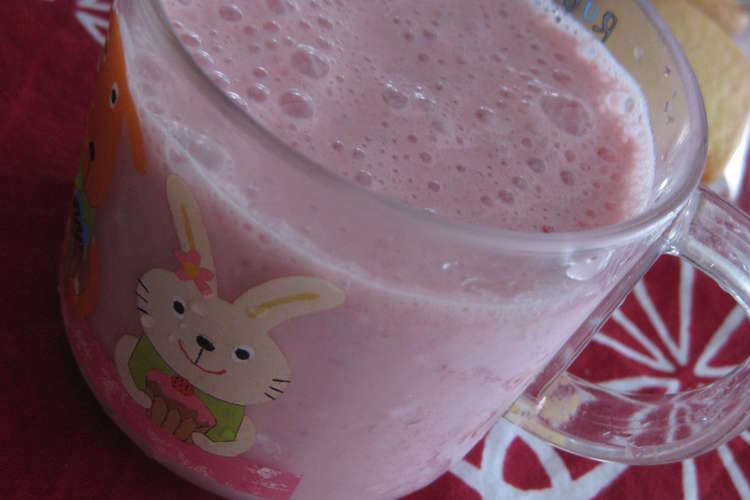 子供が喜ぶ イチゴジュース レシピ 作り方 By はじこファミリー クックパッド 簡単おいしいみんなのレシピが357万品