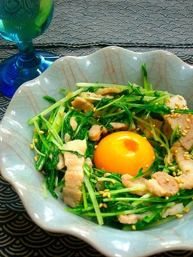 おつまみに*水菜と豚バラのバター巣ごもり