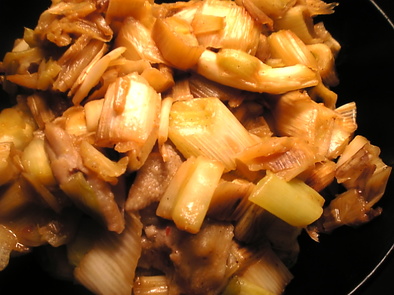 牛アカセンマイと葱の味噌ピリ辛炒めの写真