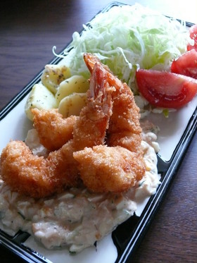 大きなおいしいエビフライ