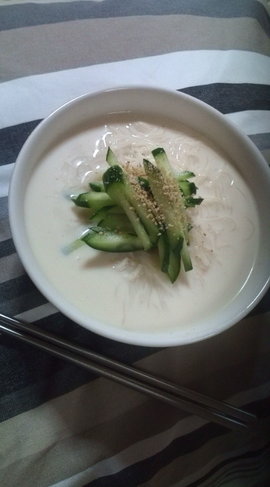 ダシダで簡単コングクス(冷やし豆乳麺)
